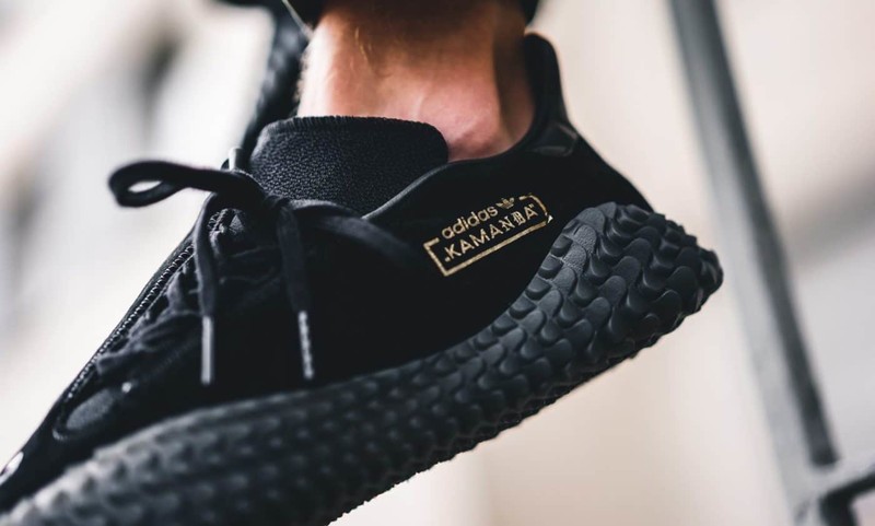 Adidas kamanda online negro